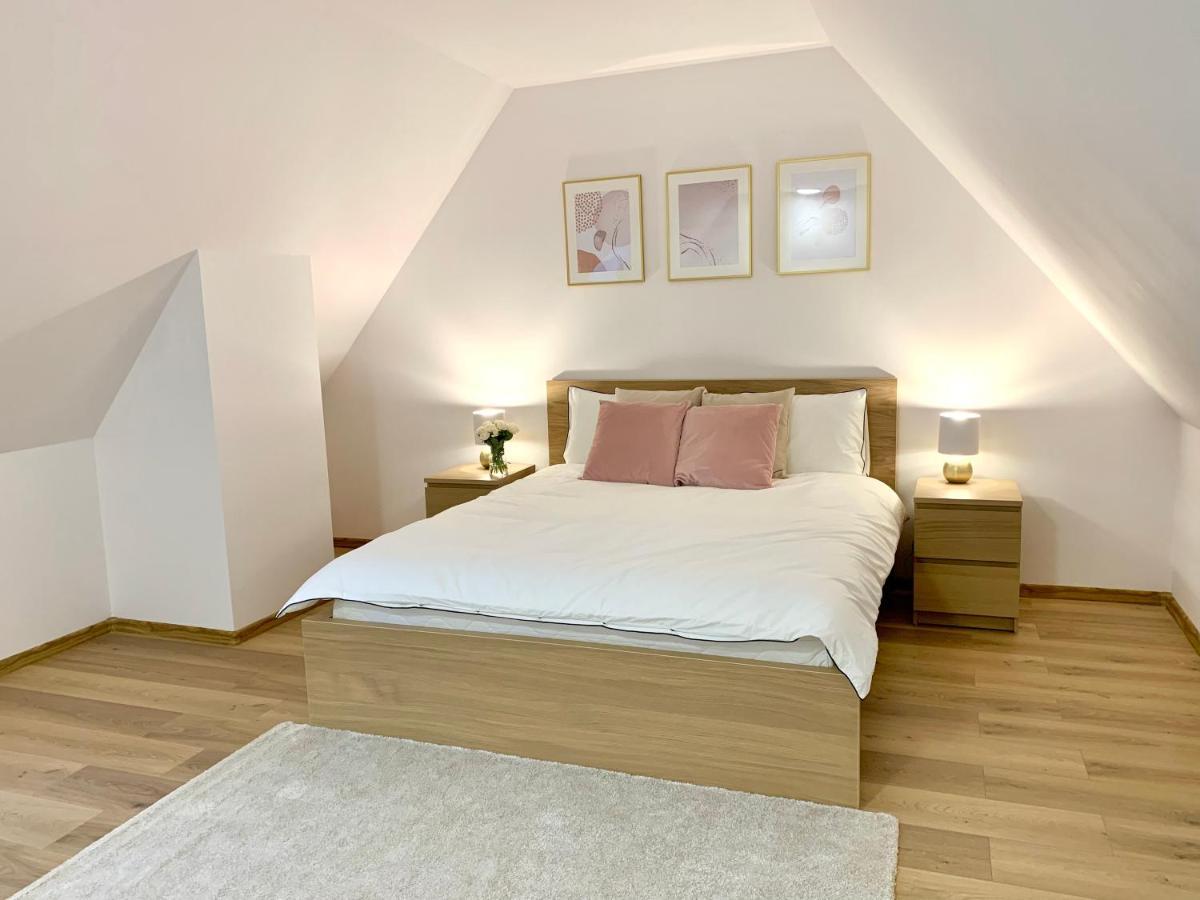 Hotel, Apartament Pod Zlotym Lwem W Samym Centrum Miasta Z Darmowym Parkingiem VII 쿠드즈코 외부 사진