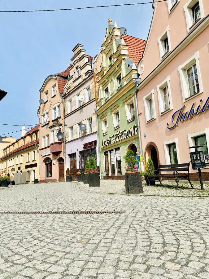 Hotel, Apartament Pod Zlotym Lwem W Samym Centrum Miasta Z Darmowym Parkingiem VII 쿠드즈코 외부 사진
