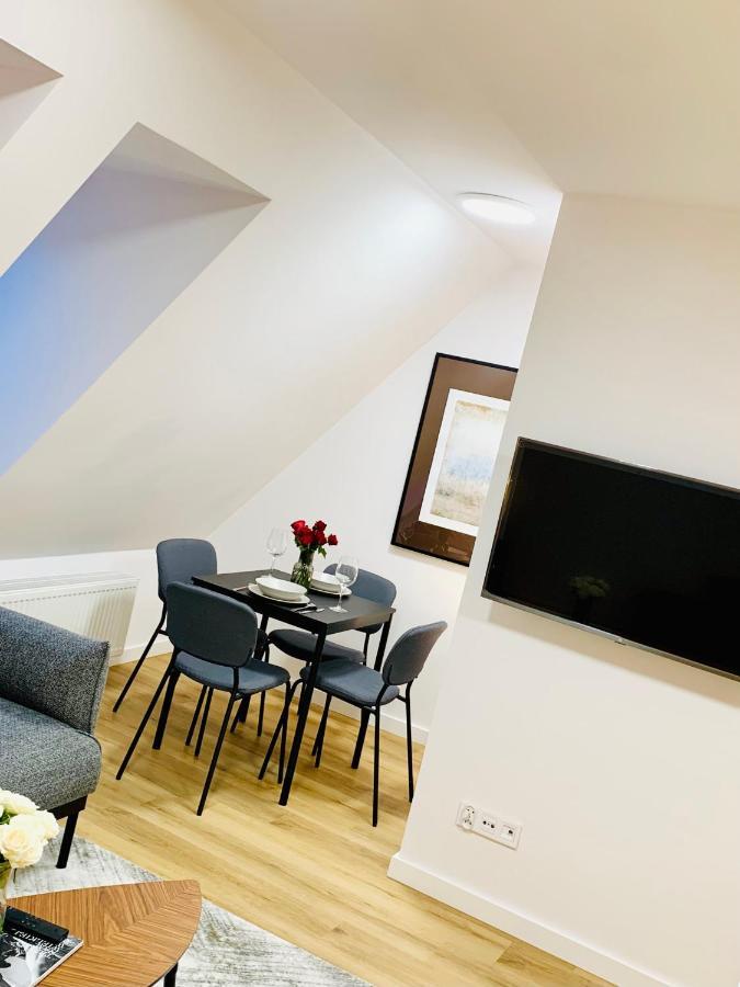 Hotel, Apartament Pod Zlotym Lwem W Samym Centrum Miasta Z Darmowym Parkingiem VII 쿠드즈코 외부 사진