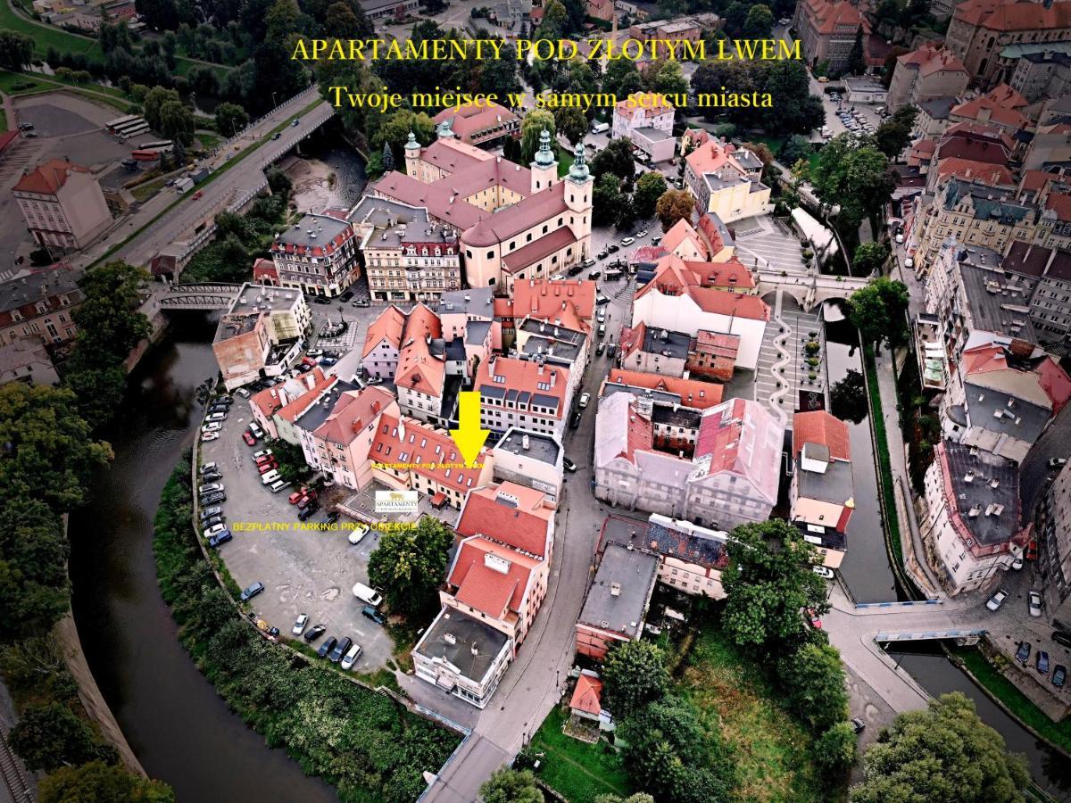 Hotel, Apartament Pod Zlotym Lwem W Samym Centrum Miasta Z Darmowym Parkingiem VII 쿠드즈코 외부 사진